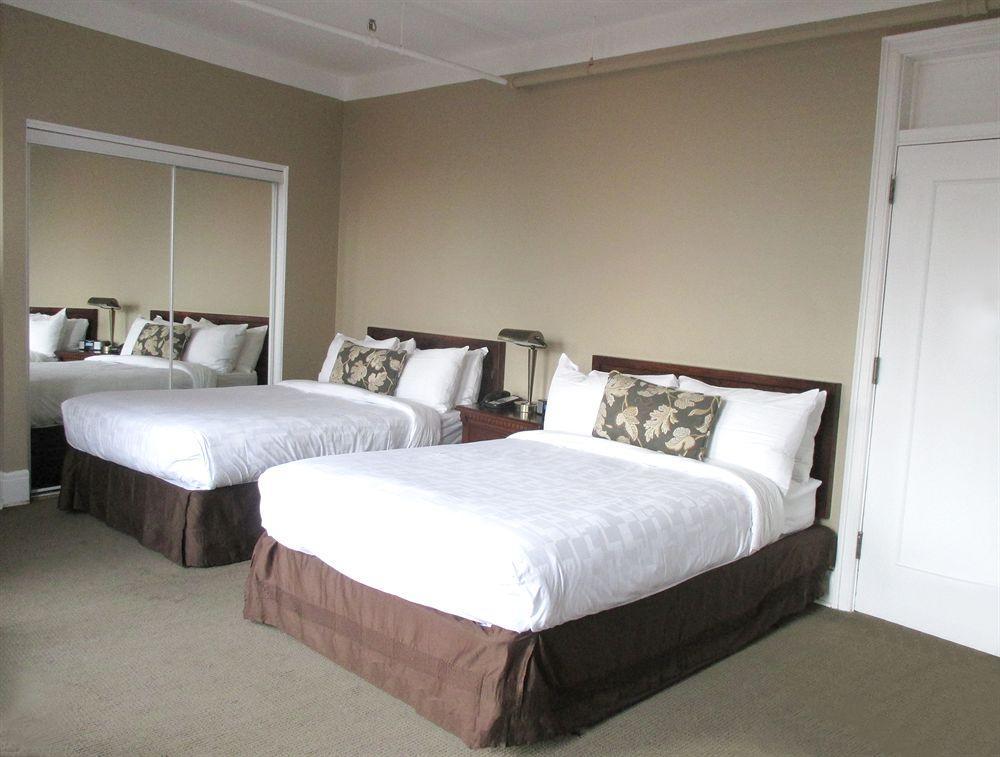 The Walper Hotel, Part Of Jdv By Hyatt Kitchener Extérieur photo
